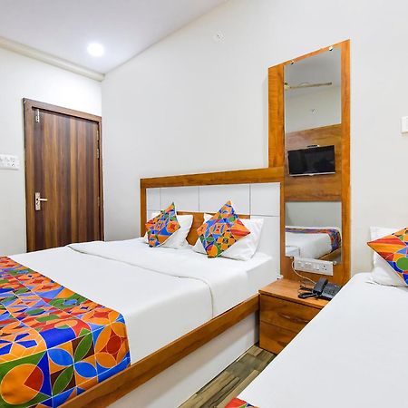 Hotel Fabexpress Nishesh Tower Udždžain Exteriér fotografie