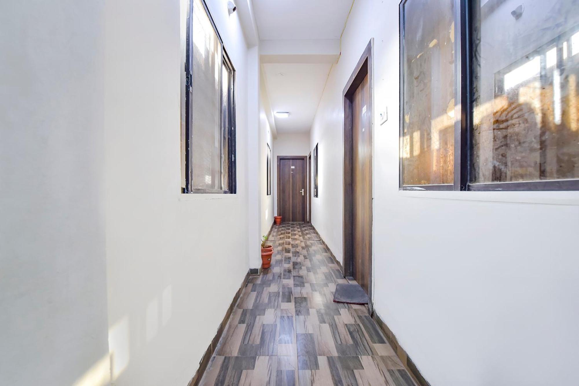 Hotel Fabexpress Nishesh Tower Udždžain Exteriér fotografie